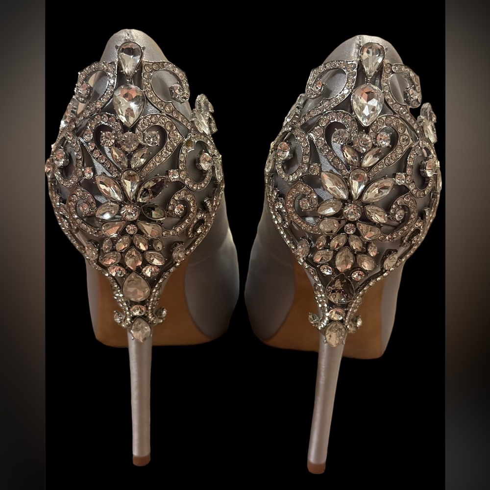 Badgley Mischka Cinderella heels size 7